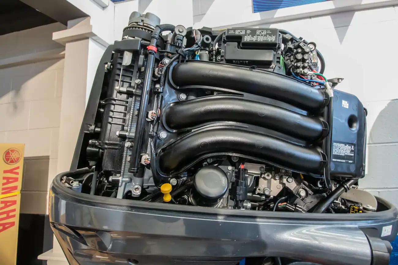 2021 Yamaha 250 V6 4.2L Ultra long